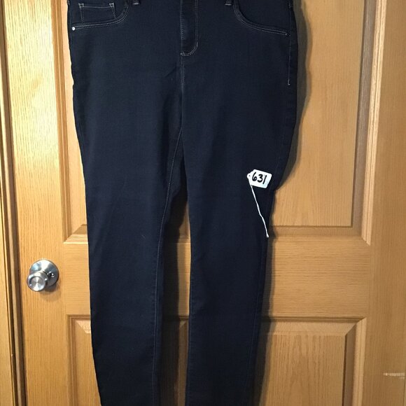 D. Jeans - Picture 1 of 2